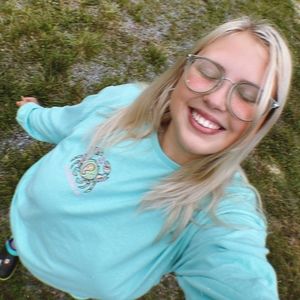 Meet your Posher, Lauren